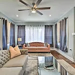 Remodeled Chicago Apartment Less Than 9 Mi To Downtown