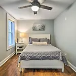 Remodeled Chicago Apartment Less Than 9 Mi To Downtown