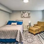 Remodeled Chicago Apartment Less Than 9 Mi To Downtown