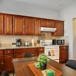 Well-Equipped 4Br Apt With In-Unit Washer & Dryer - Broadway 2