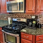 Chicago Home 6 Bd 4 Ba Home With 2 Car Garage Parking