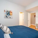 Vibrant And Modern 2-Bedroom Home Near Downtown