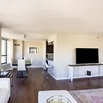 3Br Stunning Spacious Sky Loft Indoor Pool, Parking & Incredible Views
