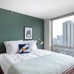 River N 1Br W Gym Wd Nr Mag Mile Chi-86
