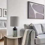 W Loop Studio W Gym Pool In Heart Of Greektown Chi-564