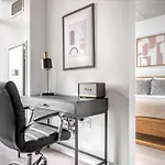 River North 1Br W Gym Pool Roof Nr Riverwalk Chi-821