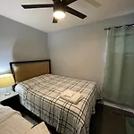 Red Line Guest House Apartment Corporate Housing
