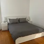 Adorable 2 Bedroom With Free Street Parking