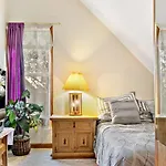 Logan Square Apartment - 2B:1B With Den