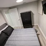 Modern 2 Bdrm Apartment In Chicago