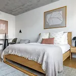 Lincoln Park Studio W Wd Patio Nr L Chi-326
