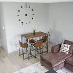 Cozy North Side Chicago Apt For Exploring