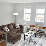 Cozy North Side Chicago Apt For Exploring