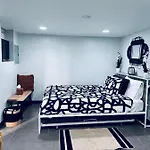 Chicago - Pilsen Studio Apartment - Unit B