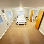 1 Bedroom Gem: Discover Andersonville\'S Garden Unit