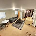 1 Bedroom Gem: Discover Andersonville\'S Garden Unit
