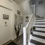Historical Pullman - Fully Furnished Apartment