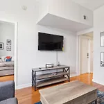 Comfortable Condo In The Heart Of Bronzeville Condo
