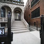 City Villa Sleeps 10-20 Free Tv & Parking