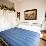 City Villa Sleeps 10-20 Free Tv & Parking