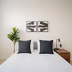 Calming 3-Bedroom Apartment With Patio - Milwaukee N3