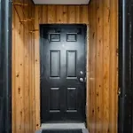 Calming 3-Bedroom Apartment With Patio - Milwaukee N3