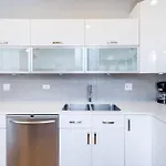 870 Bldg - 3 Separate Suites In Same Building