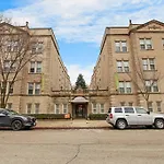 Chic & Contemporary Studio Apartment - Bstone 120