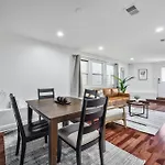 Contemporary 3Br Irving Park Gem Near Expressway