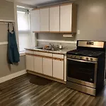 Spacious Historic Apartments In Lakeview Chicago - Walk To Wrigley, Nightlife, Shops, Hospitals