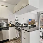 Warm & Elegant Studio Apt In Chicago - Algonquin 06-005A Rep