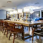 River North 1Br W Theater Room Nr Beach L Chi-1012