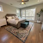Modern Sfh Near Mccormick Place & Soldier Field