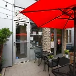 Cozy, Bright And A Great Location!