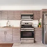 Cozy 2 Brm Apartment Mins Away From United Center