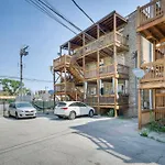 Chicago Condo Laptop Workspace, 6 Mi To Downtown!