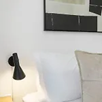 2Br Comfy And Roomy Apt In Chicago - Del Prado 1013