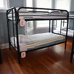 Wrigley Hostel - Chicago (Adults Only)