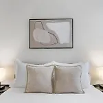 1Br Tranquil Hyde Park Apartment - Harper 202 & 402 Rep