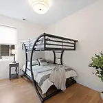 3 Bdr Astonishing New Apt Steps From United Center