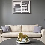 Landing At Logan Apartments - Studio In Logan Square