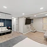 Chicago New 2Br Home W 3 Beds And Highspeed Internet