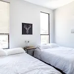 Beautifully Remodeled Second Floor Flat In River North With Private Rooftop - 2S