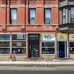Beautifully Remodeled Third Floor Flat In River North - 3N