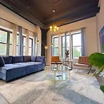 Mccormick Place Spacious Family Heaven 3B-2B With Optional Parking That Sleeps Up To 10
