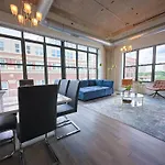 Spacious And Luxurious 3Br-2Ba Near Mccormick Place With Optional Parking - Sleeps 10