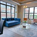Spacious And Luxurious 3Br-2Ba Near Mccormick Place With Optional Parking - Sleeps 10