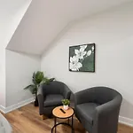 2 Bed & 3 Bath Chicago Condo