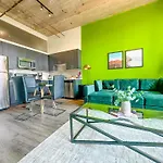 Mccormick 2Br-2Ba Family Unit For Up To 8 Guests With Optional Parking & Gym Access