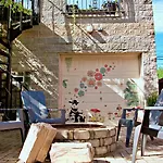 The Banksy 4 Bedroom King Bed - Firepit Rooftop Near United Center